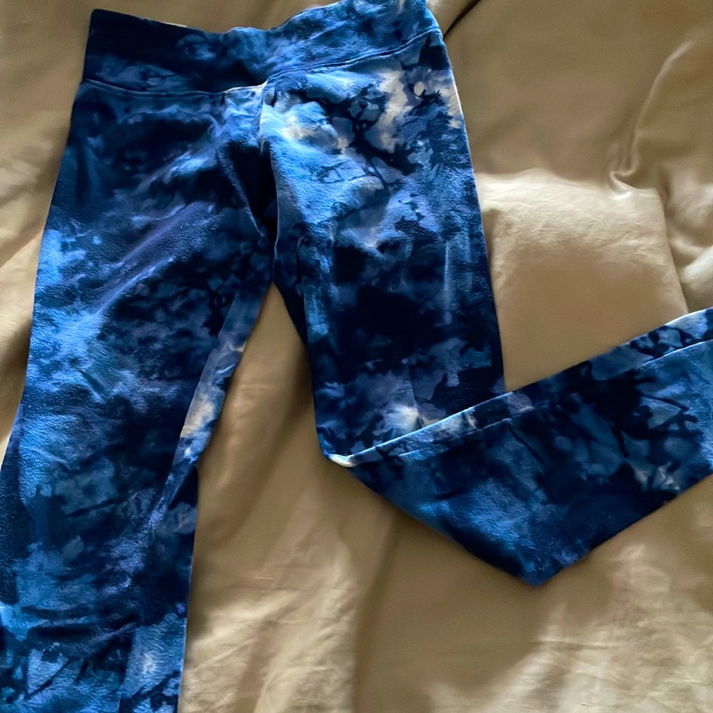 EUC tie dye pattern leggings